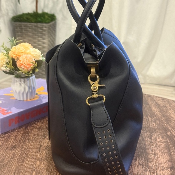 ZAC Zac Posen Black and Gold Shoulder Bag with Structured Design - Picture 2 of 9